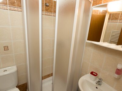 Pokoj č.15 - koupelna | Třílůžkové pokoje – Penzion Kadlcův mlýn